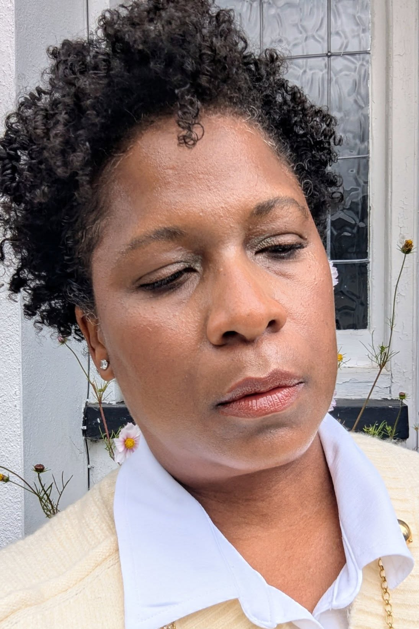 black women wearing Hoarfrost Art day makeup look 
