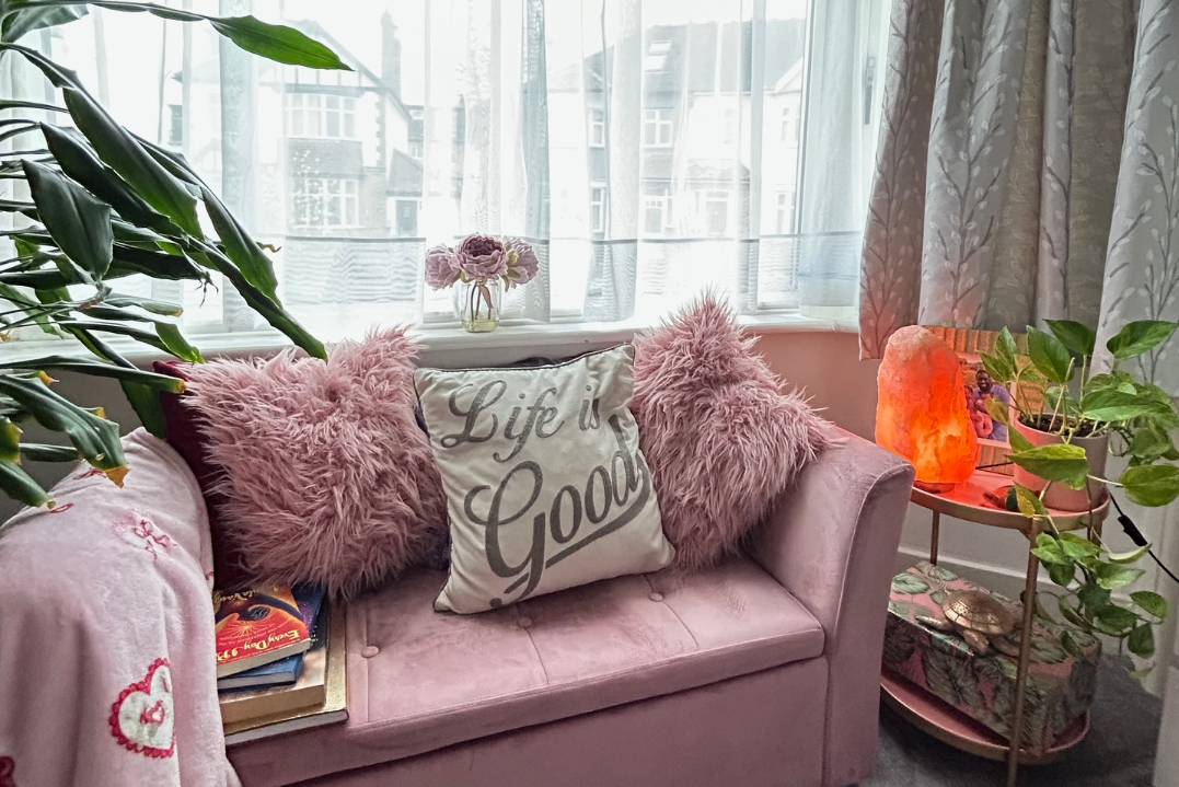 bay window pink sofa